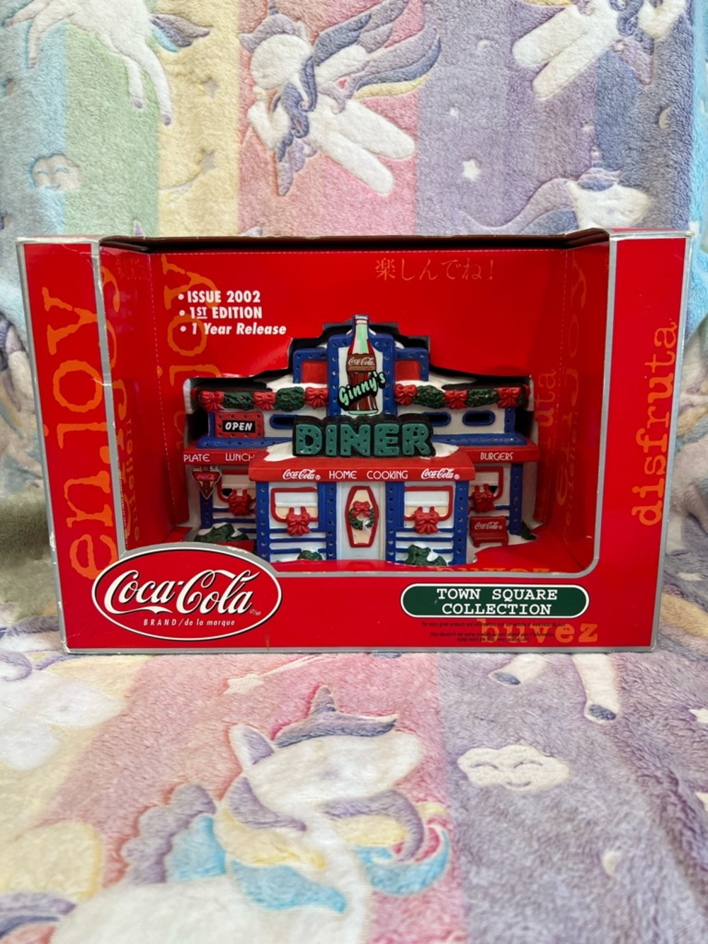 2002 Coca-Cola Town Square Collection "Ginny's Diner" lighted ceramic building
